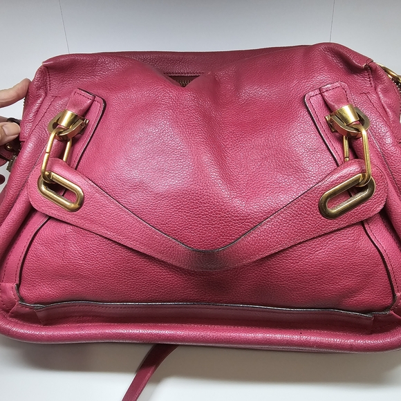 Chloe Paraty Fuchsia Leather Shoulder Bag with Gold Hardware - Picture 5 of 13
